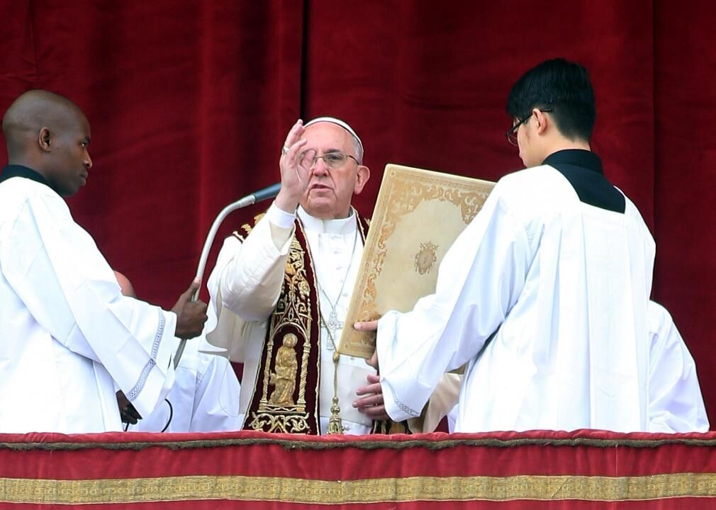 2014: Pope Francis prays for refugees, exiles